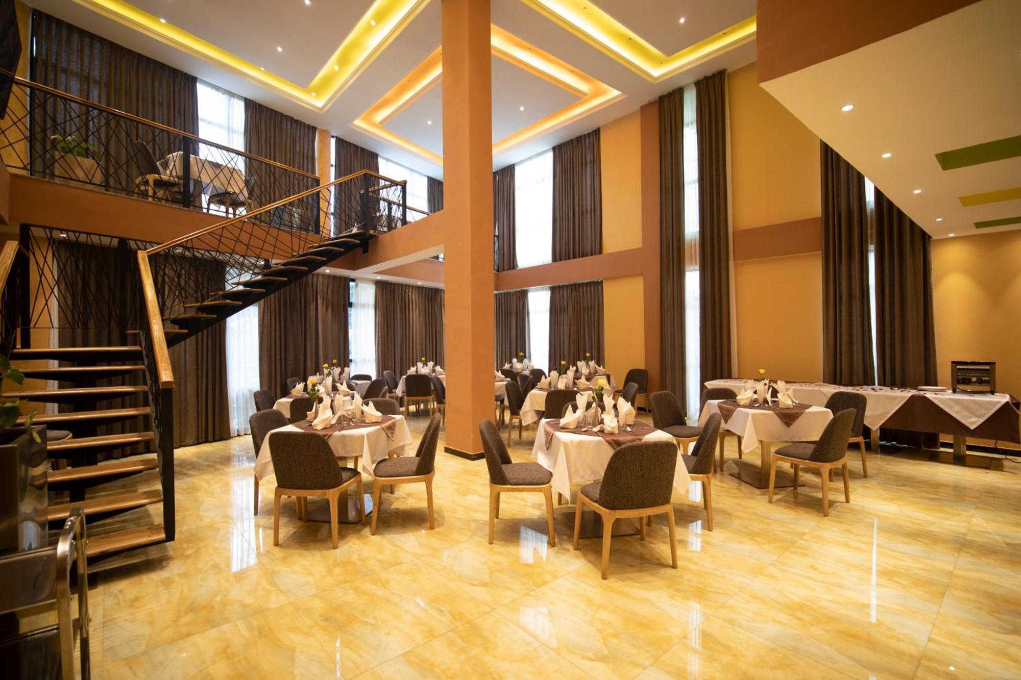 Vamos Addis Hotel エクステリア 写真