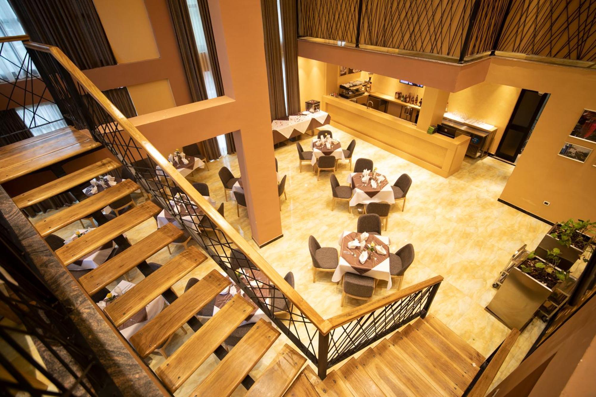 Vamos Addis Hotel エクステリア 写真