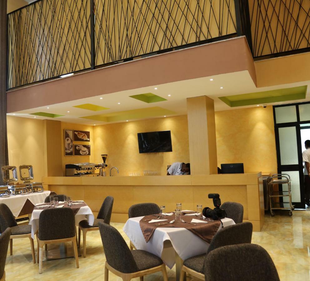 Vamos Addis Hotel エクステリア 写真