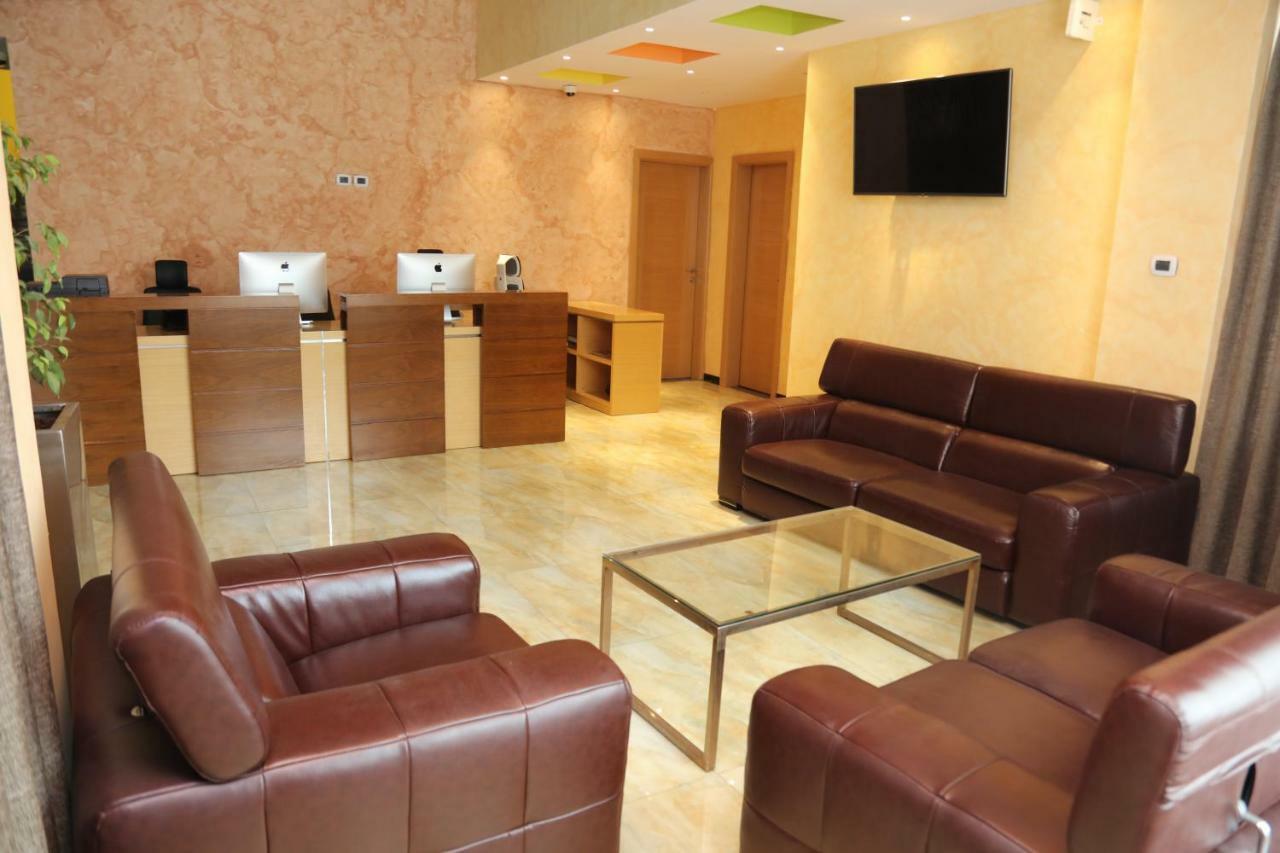 Vamos Addis Hotel エクステリア 写真