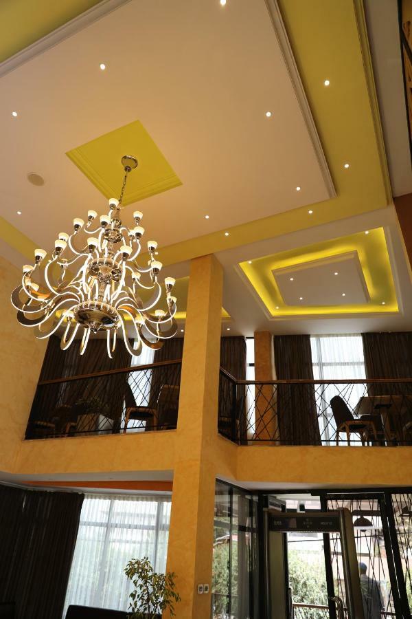 Vamos Addis Hotel エクステリア 写真