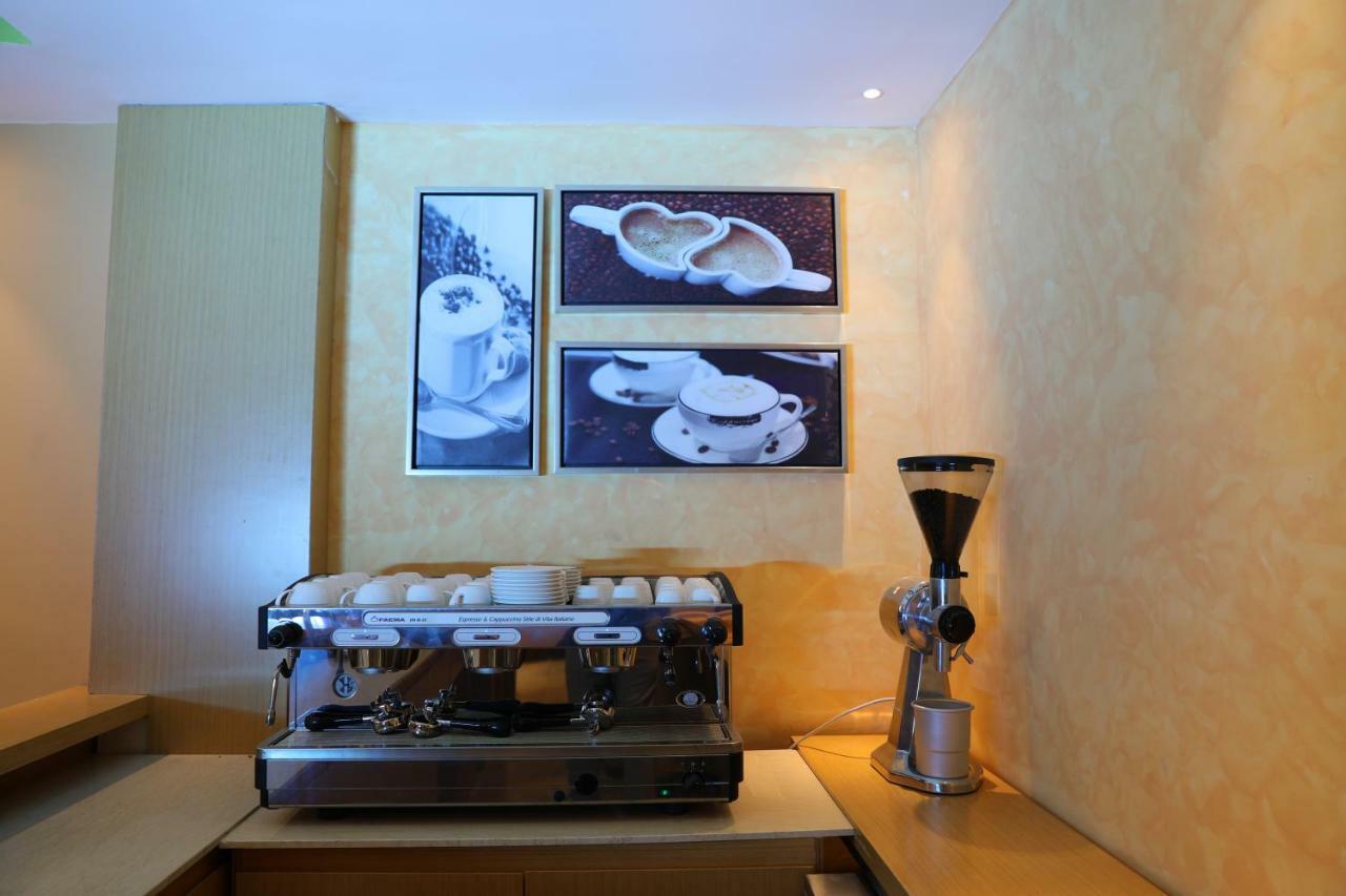 Vamos Addis Hotel エクステリア 写真